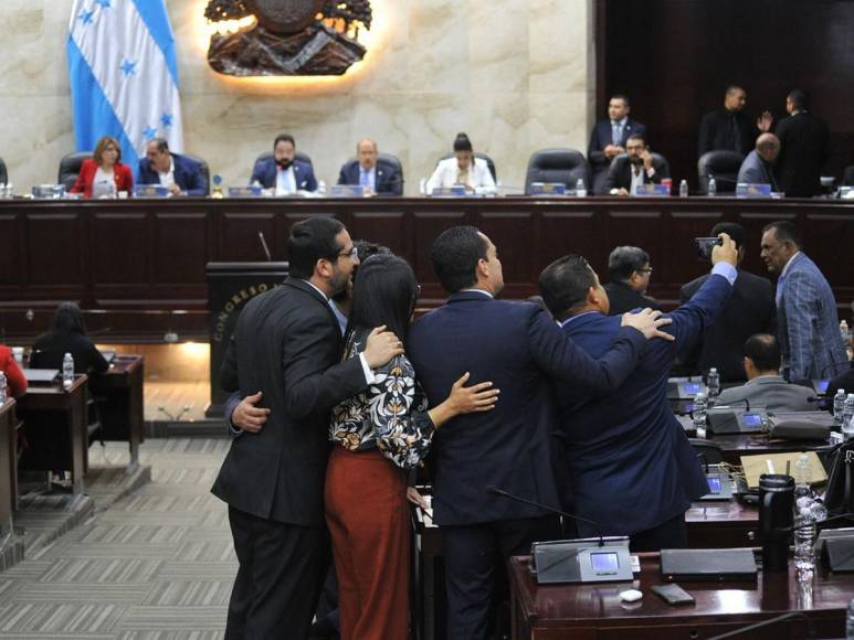 Juramentación, risas y selfies: ambiente en Congreso Nacional