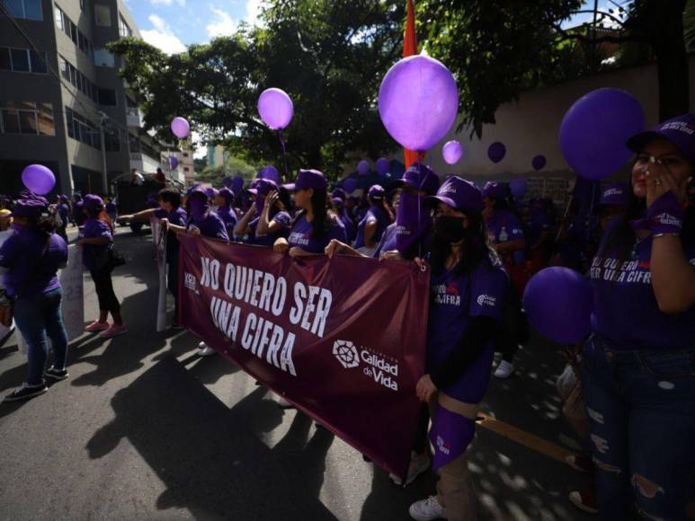 Mujeres realizan marcha “no quiero ser una más” en contra de femicidios