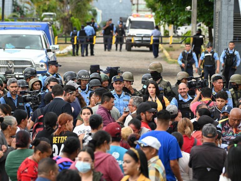 Honduras de luto: imágenes de la matanza de 46 mujeres en PNFAS, una tragedia aún sin respuestas