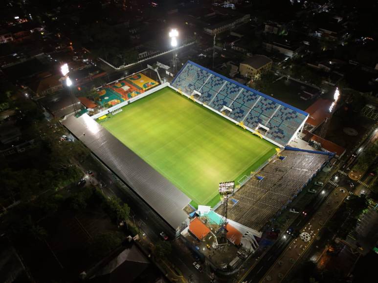 Así fue la reapertura del estadio Morazán ¡Cancha, palcos, camerinos, fueron mejorados!