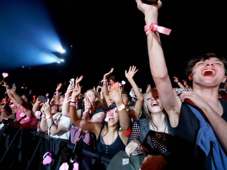 Rosalía hace vibrar el escenario de Coachella 2023 con emocionante presentación