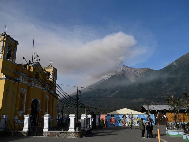 Nubes de alta temperatura y cenizas dispersas: Efectos de la erupción del volcán de Fuego en Guatemala