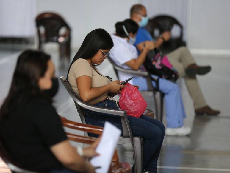 Colapsan clínicas de atención contra el dengue en Tegucigalpa por aumento de casos