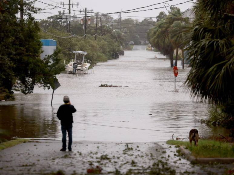 Imágenes del paso de la tormenta tropical Debby en el sureste de EUA