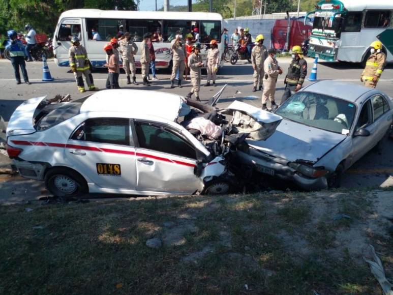 Rastra sin frenos causó la muerte de dos personas en múltiple accidente en Choloma (Fotos)