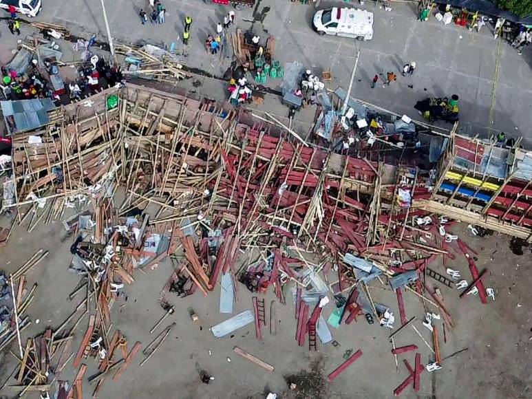 Pánico, muertos y heridos: Así fue el desplome de gradería en corrida de toros en Colombia