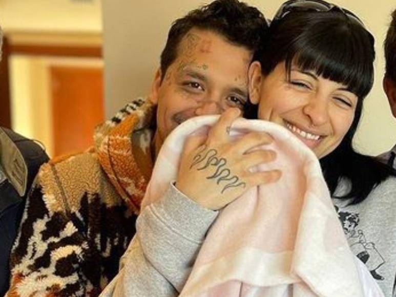 La fortuna que pedía Cazzu a Christian Nodal como manutención para su hija Inti