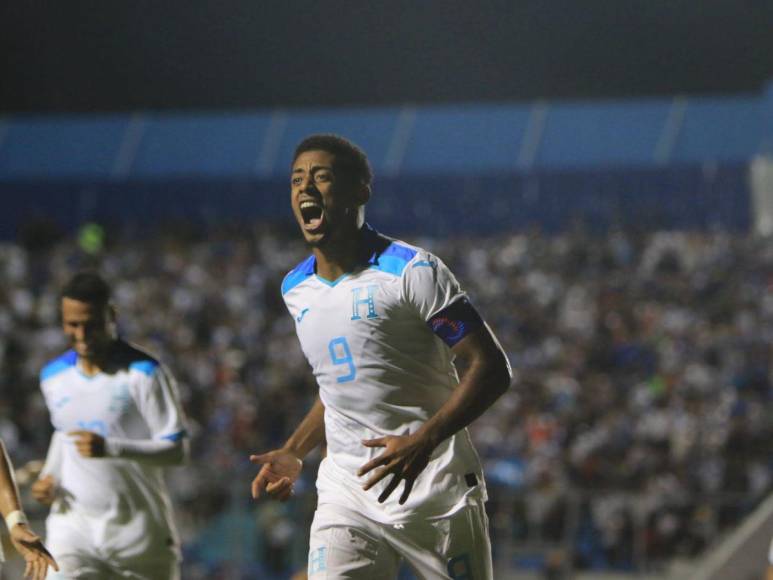 Ovaciones, los consejos de Rueda a Ruiz, ola de celebraciones y todo lo que no se vio en la goleada de Honduras ante Granada