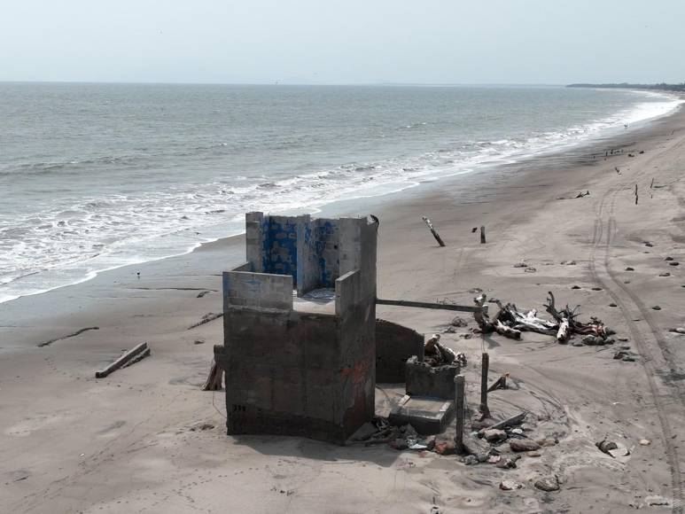 Así se ve desde el cielo cómo el mar se traga comunidades enteras en el sur de Honduras