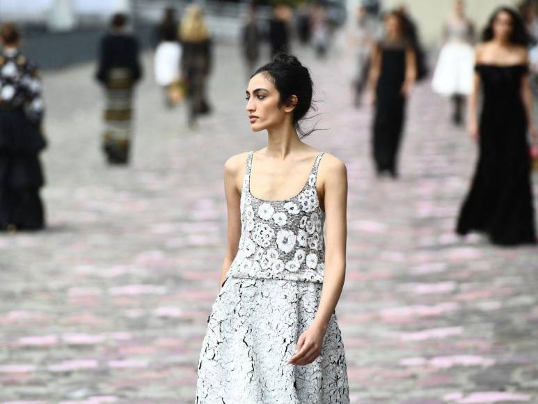 Chanel presentó su colección de invierno a la orilla del Sena