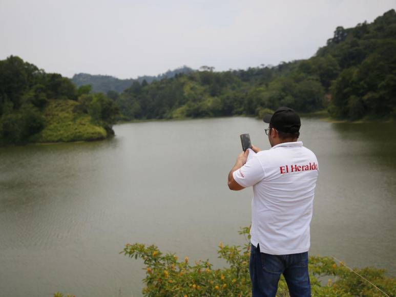 Las imágenes que muestran la deforestación e invasiones que amenazan al Lago de Yojoa