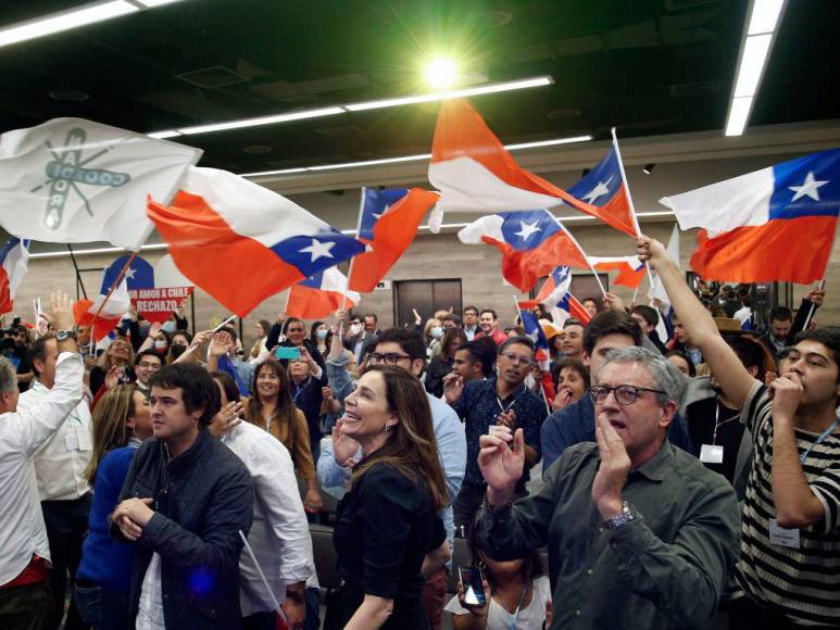 FOTOS: Chile celebra arrollador rechazo a nueva Constitución tras plebiscito de este domingo