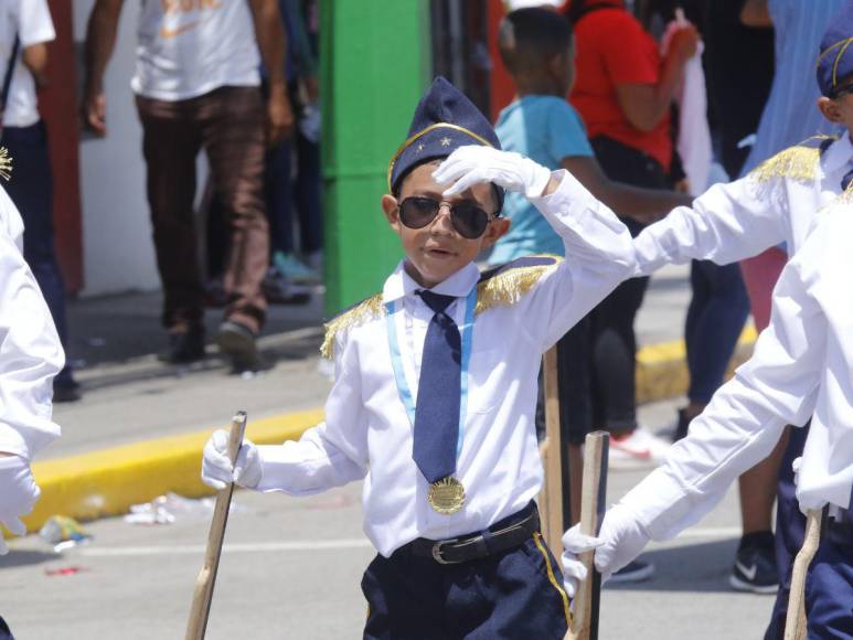 San Pedro Sula celebra con ritmo y color: estudiantes rinden honor a la patria