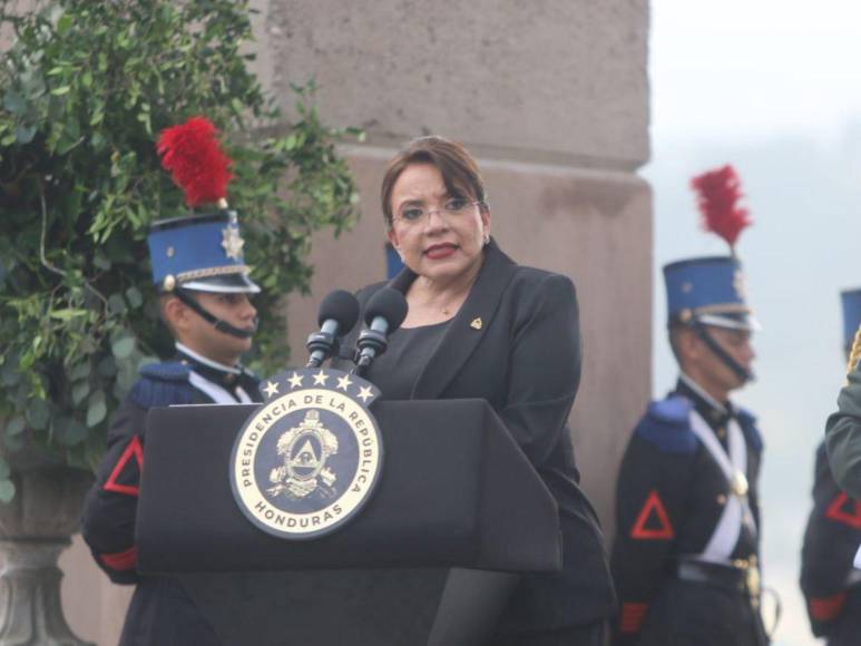 Así fue la ceremonia de izamiento de la Bandera Nacional que inauguró las fiestas patrias