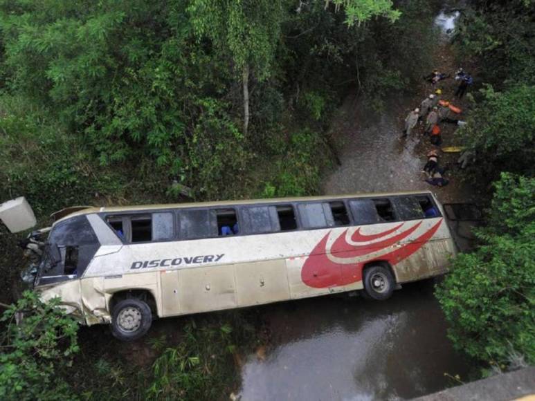 La historia de cada fallecido en accidente de bus en carretera a Olancho