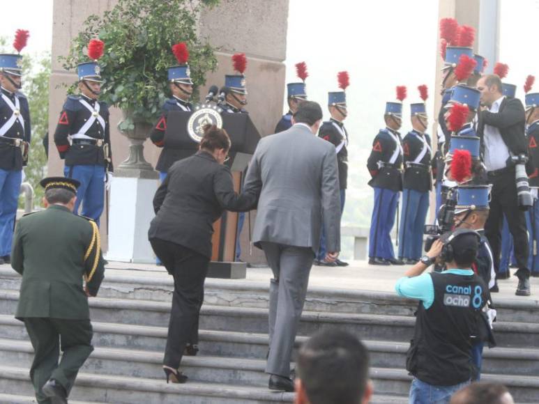 Así fue la ceremonia de izamiento de la Bandera Nacional que inauguró las fiestas patrias