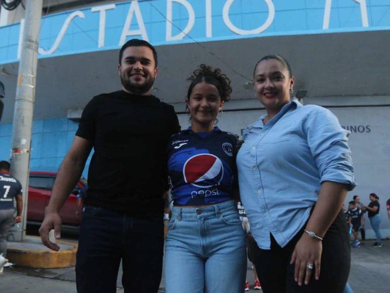 El ambiente, la llegada y la novia: todo listo para el Motagua-Marathón