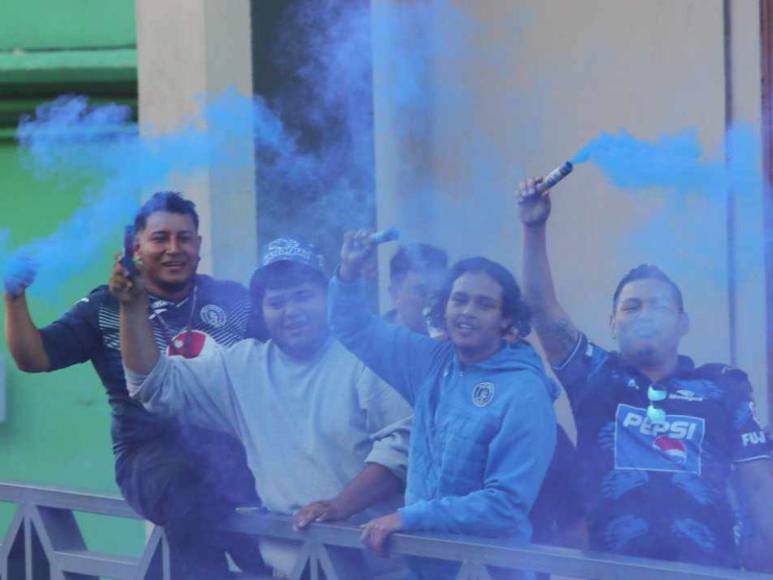 El caluroso ambiente para el Motagua vs Saprissa en Tegucigalpa