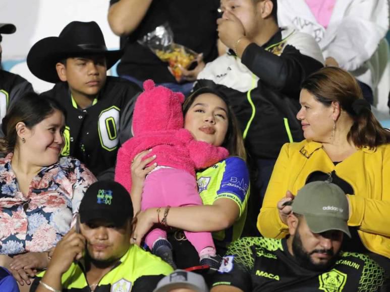 Bellas damas engalanaron el Olancho FC vs Olimpia: Esposa de futbolista causó furor