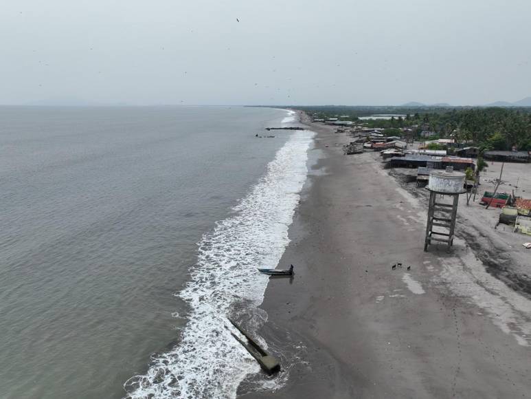 Así se ve desde el cielo cómo el mar se traga comunidades enteras en el sur de Honduras