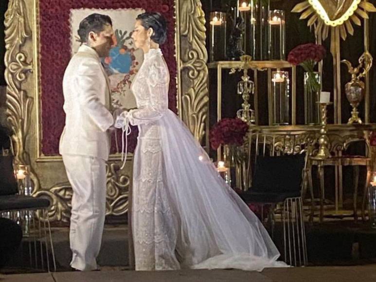 ¿Ángela Aguilar usó el vestido de bodas de su abuela? Esto se sabe