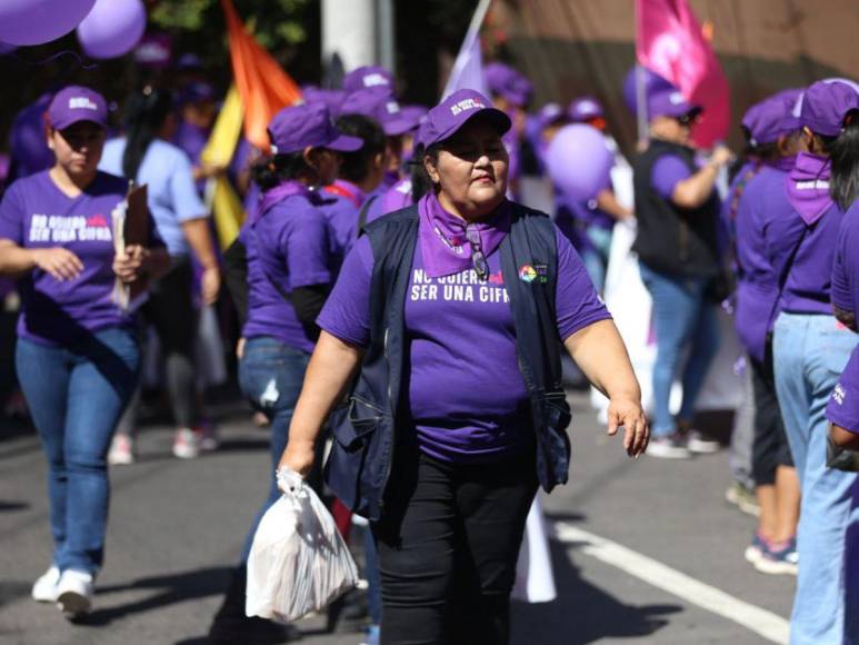 Mujeres realizan marcha “no quiero ser una más” en contra de femicidios