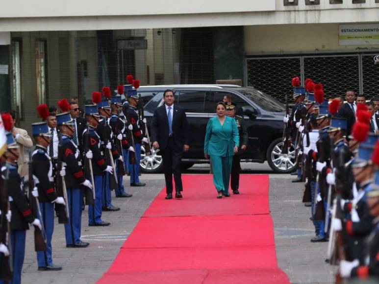 De turquesa, así luce la presidenta Xiomara Castro en las fiestas patrias 2024