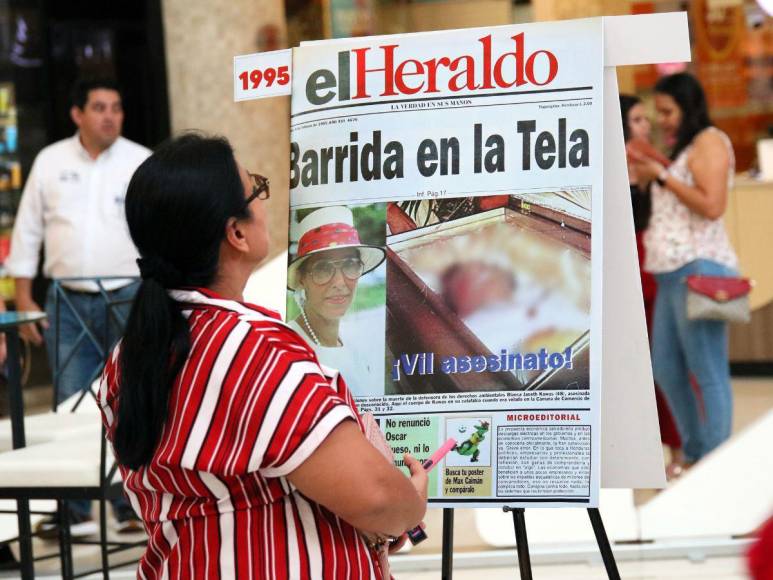 Capitalinos reviven la historia con las 45 portadas más emblemáticas de EL HERALDO