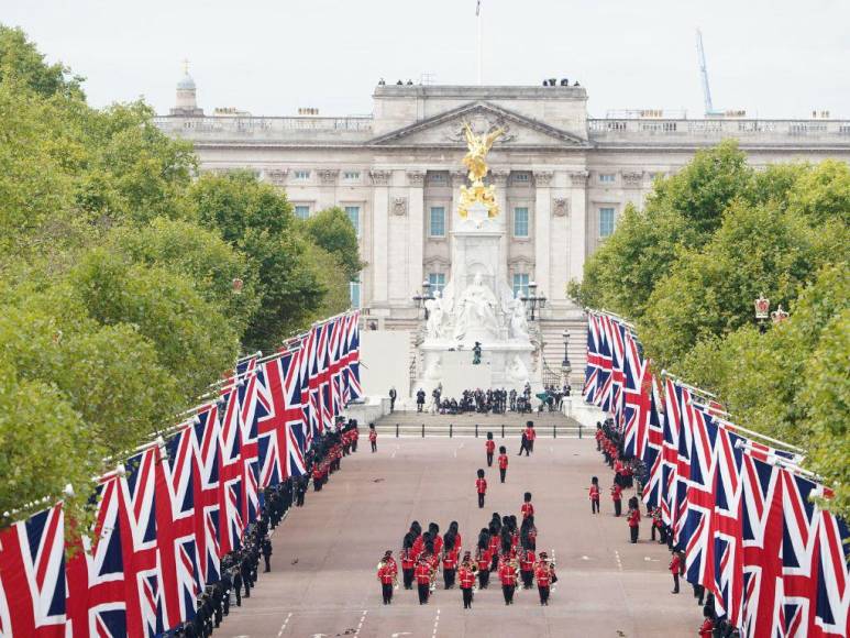 Lágrimas, dolor y una memorable despedida: así se vivió el funeral de la reina Isabel II