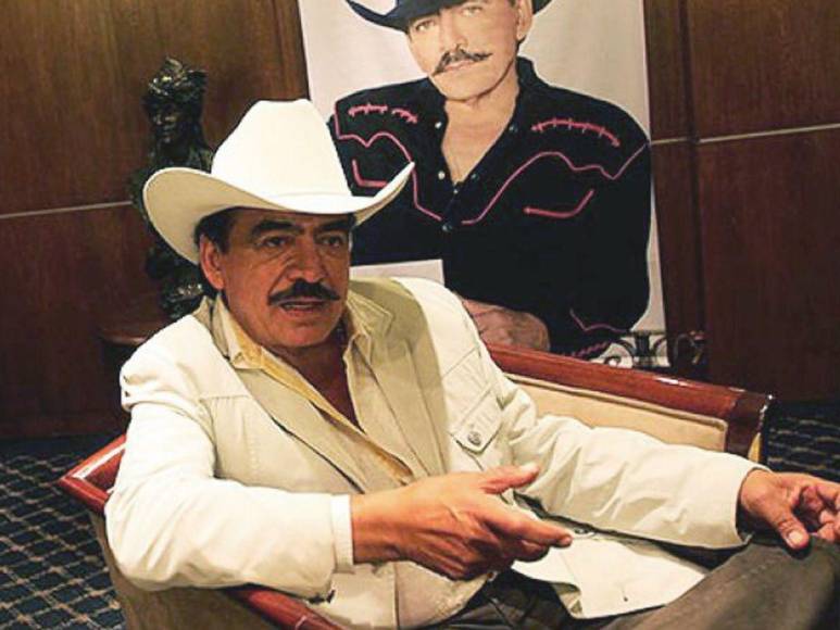 Una maldición persigue a los hijos varones de Joan Sebastian, según Mhoni Vidente