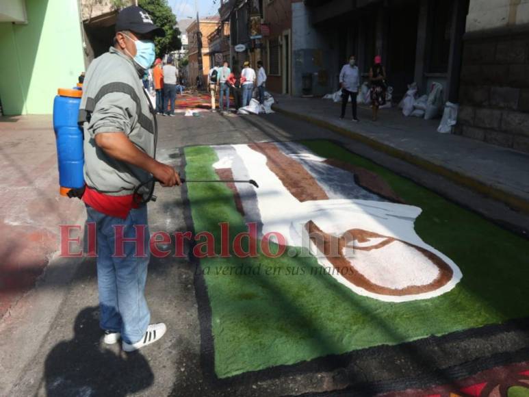 Tapetes de la fe embellecen a Tegucigalpa tras dos años de pandemia