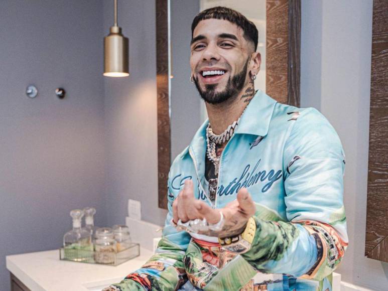 Agresiones y abusos: Anuel AA y Tekashi protagonizan pelea viral por Yailin