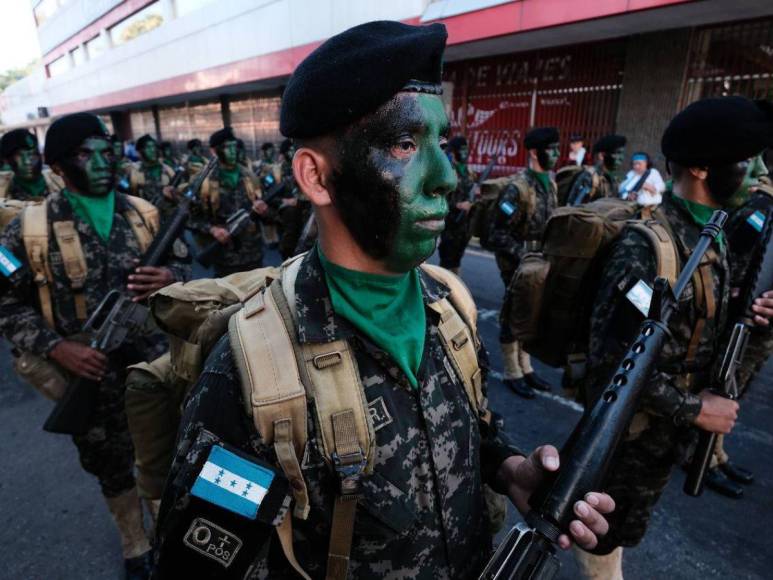 Así fue el desfile de policías y militares durante la celebración de la Independencia de Honduras