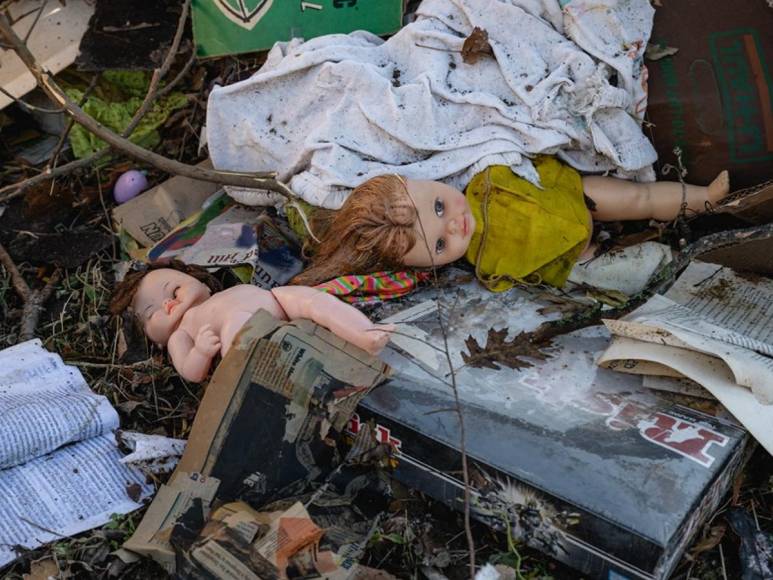 Destrozos que dejó un violento tornado en Tennessee; hay seis muertos