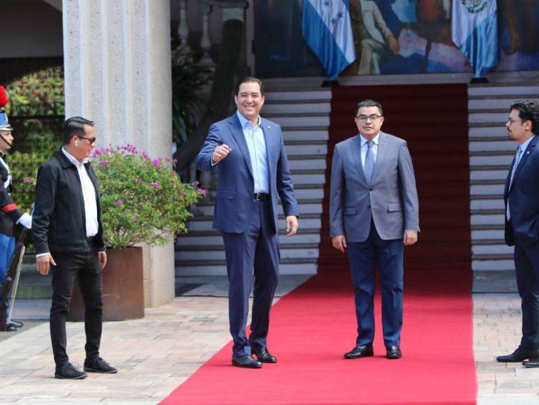 ¿En qué concluyó la visita del presidente electo de Guatemala a Honduras?