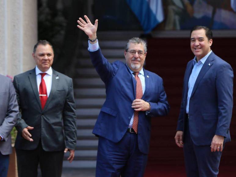 ¿En qué concluyó la visita del presidente electo de Guatemala a Honduras?