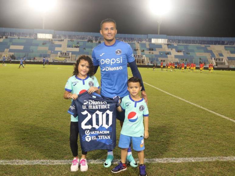 Fiesta azul en el “Chelato” Uclés: Así fue la goleada 4-1 de Motagua a Real España