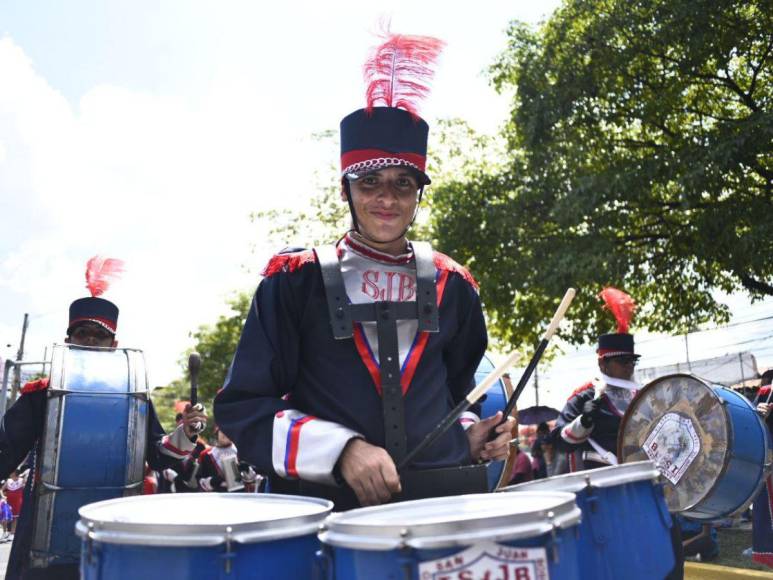 San Pedro Sula celebra con ritmo y color: estudiantes rinden honor a la patria