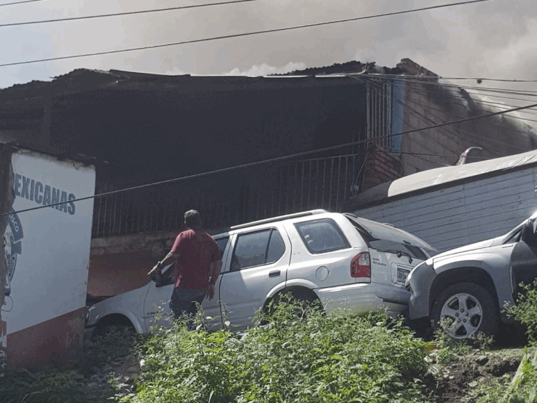 Imágenes del brutal choque de una rastra en El Carrizal; hay dos muertos