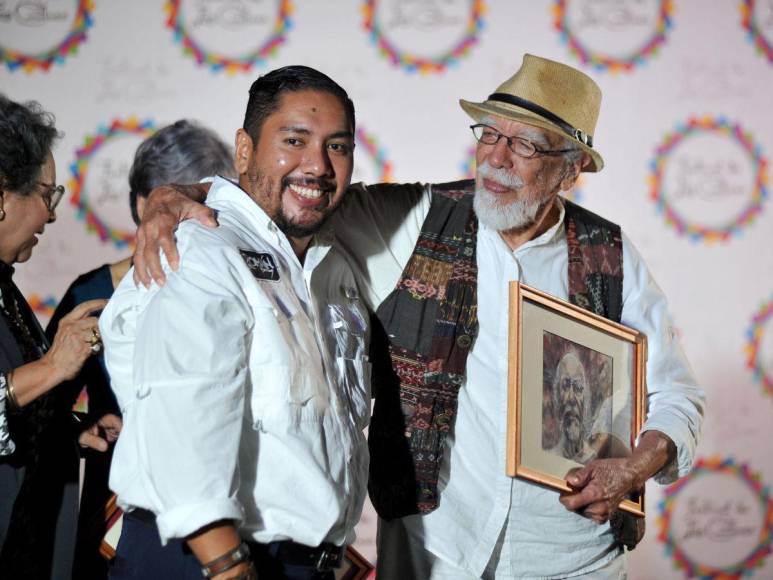 Así fue el inicio del Festival de Los Confines, un tributo a la poesía