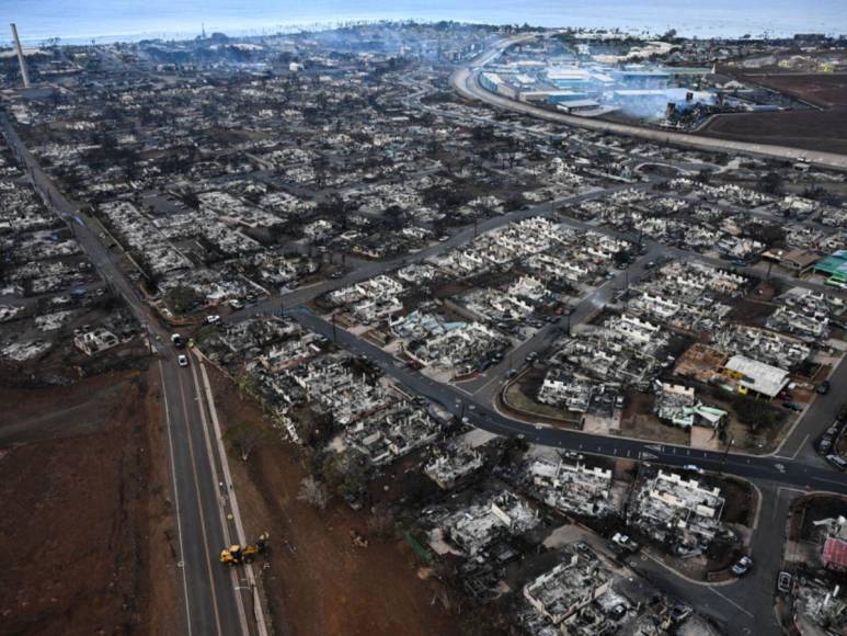 Al menos 55 muertos, familias sin hogar y llamas interminables: las imágenes del pavoroso incendio en Hawái