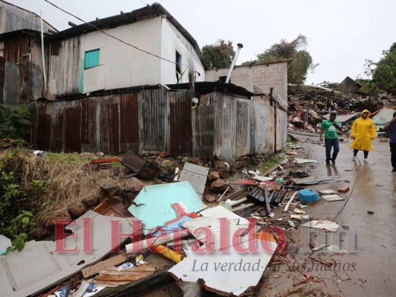 Se agudiza situación en la Guillén por fuertes lluvias producto de la tormenta Julia (Fotos)