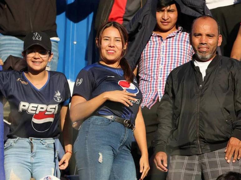 Afición Azul en la gran final Olimpia-Motagua