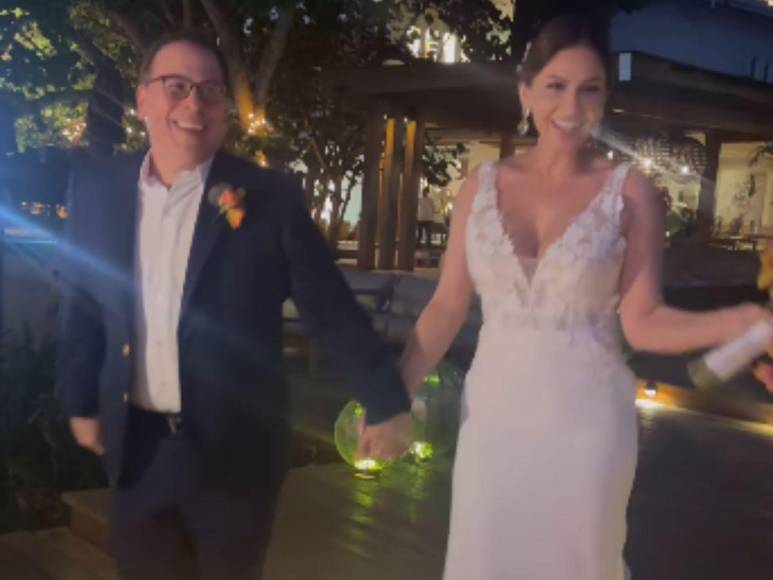 Así fue la romántica boda de Kritza Pérez y Jaime Perelló en Roatán