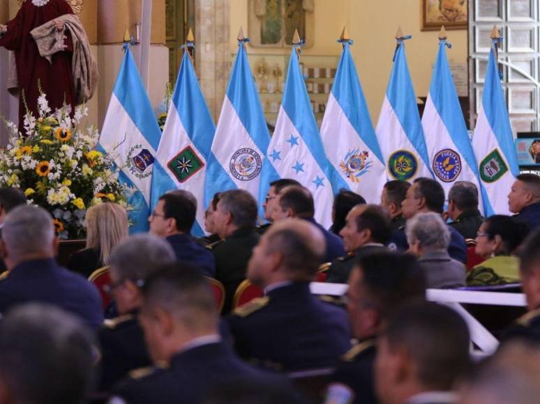 Así se realizó la peregrinación de las Fuerzas Armadas en honor a la Virgen