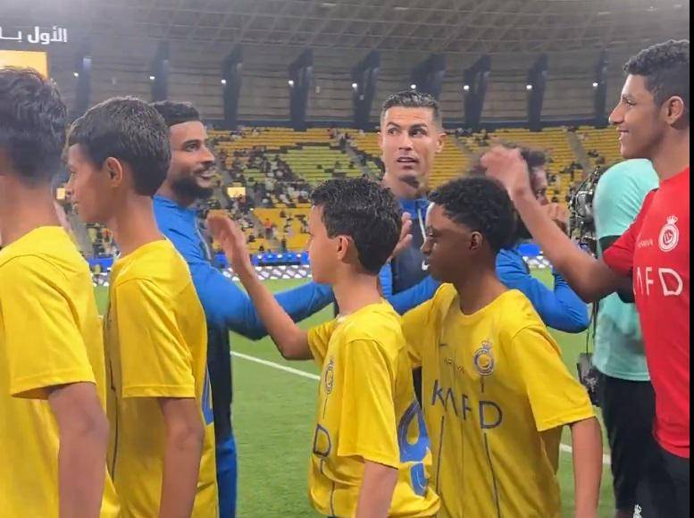 Cristiano Ronaldo sufre acalorado momento con su hijo: “Ven a saludar a tu papá”