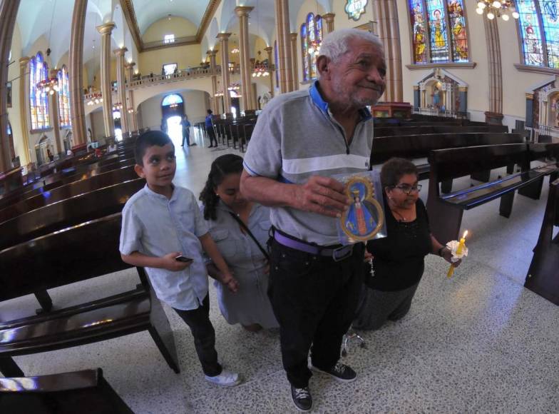 Fe y devoción se comienza a sentir en la Basílica de Suyapa