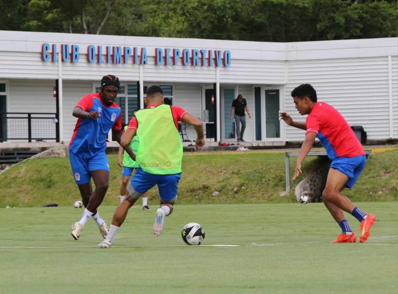 Así fue el regreso de Alberth Elis a entrenamientos del Olimpia