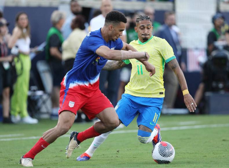 Raphinha también le tira a Mbappé: “Perdió Mundial contra equipo de América del Sur”