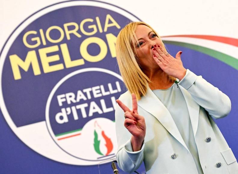 Giorgia Meloni, controvertida política que se convierte en la primera mujer en gobernar Italia